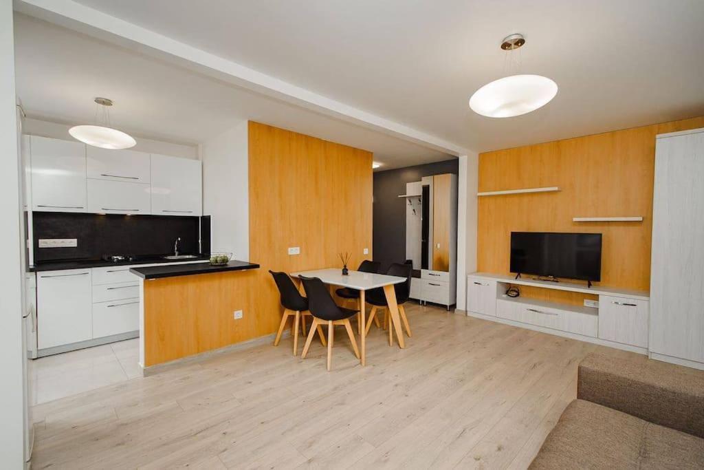Very Stylish Apartament In Middle Of City. Kischinau Exterior foto